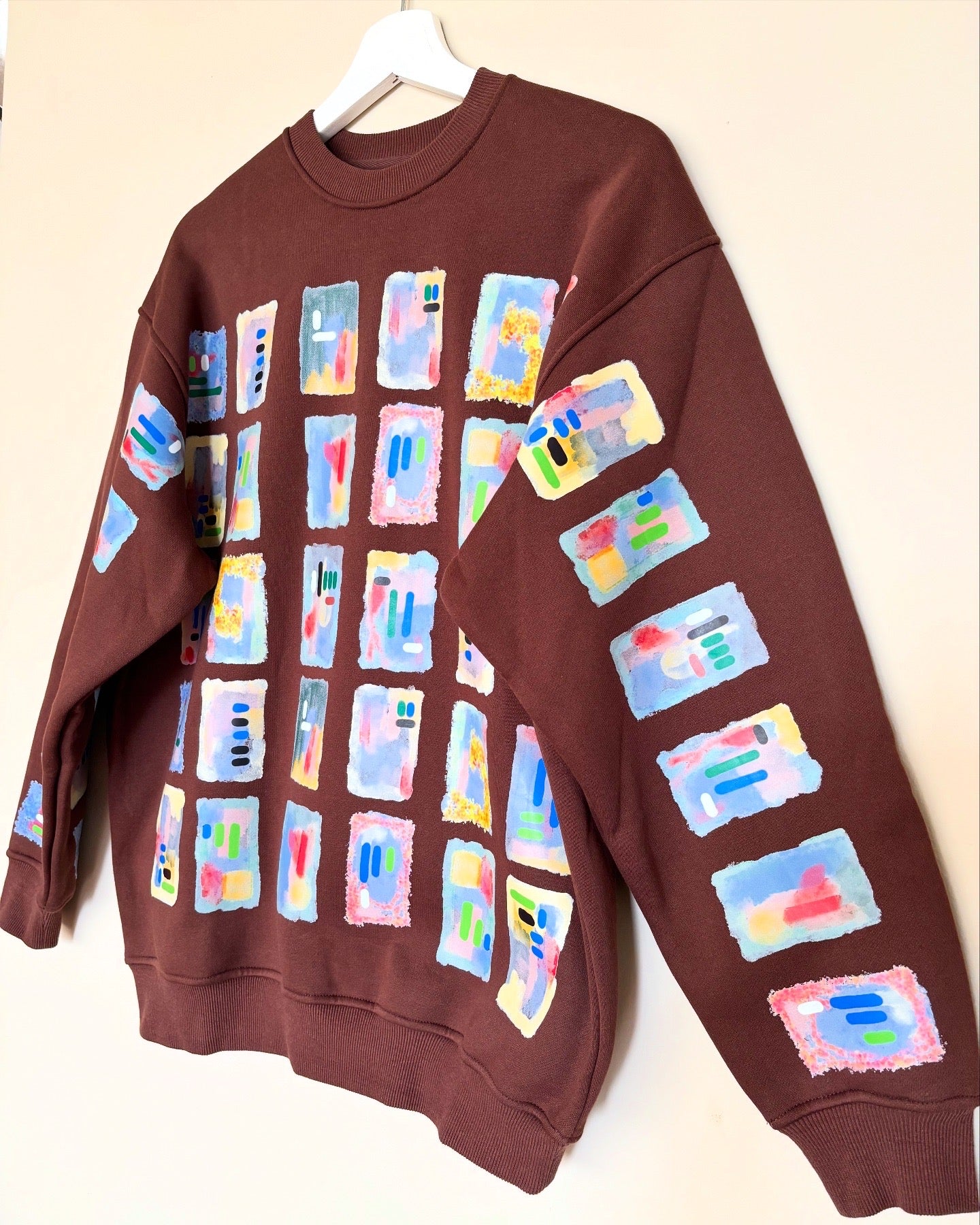 The one-of-a-kind sweatshirt with hand-drawn design Size M
