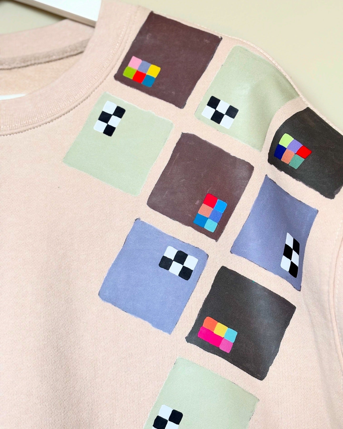 The one-of-a-kind sweatshirt with hand-drawn design Size M