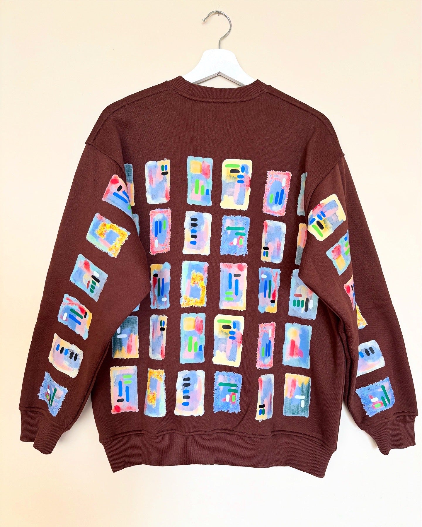 The one-of-a-kind sweatshirt with hand-drawn design Size M
