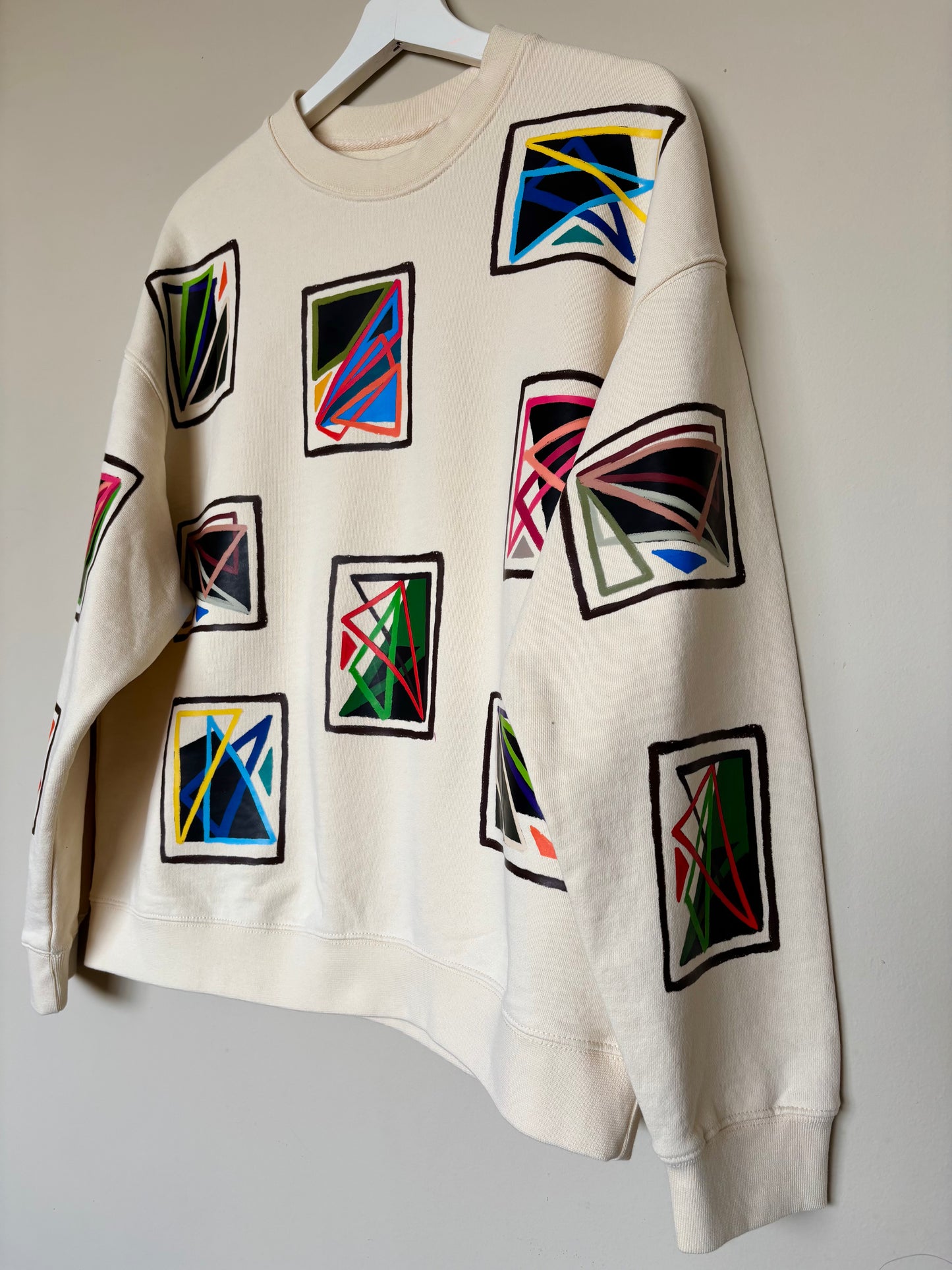 The one-of-a-kind sweatshirt with hand-drawn design Size M