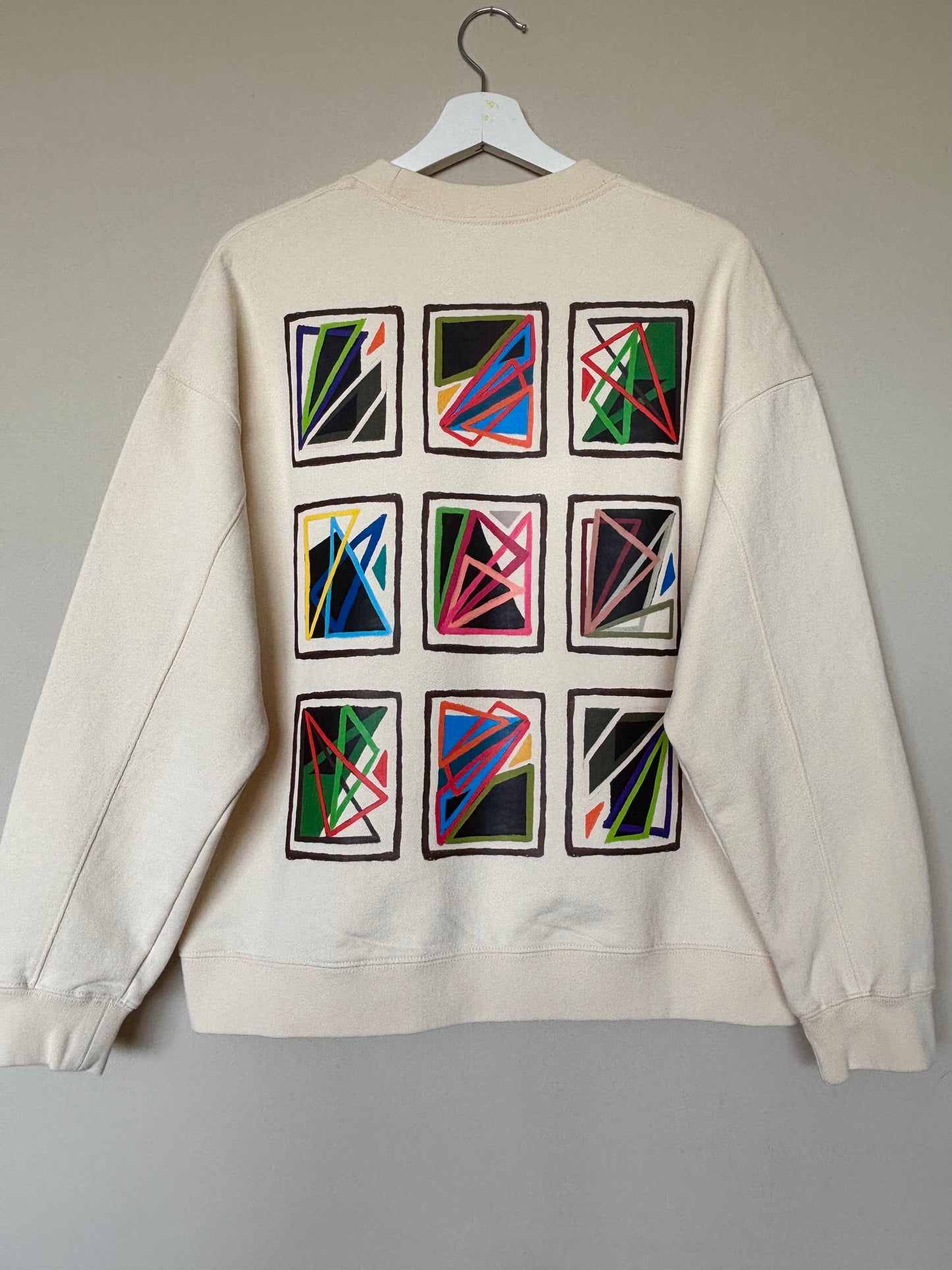 The one-of-a-kind sweatshirt with hand-drawn design Size M