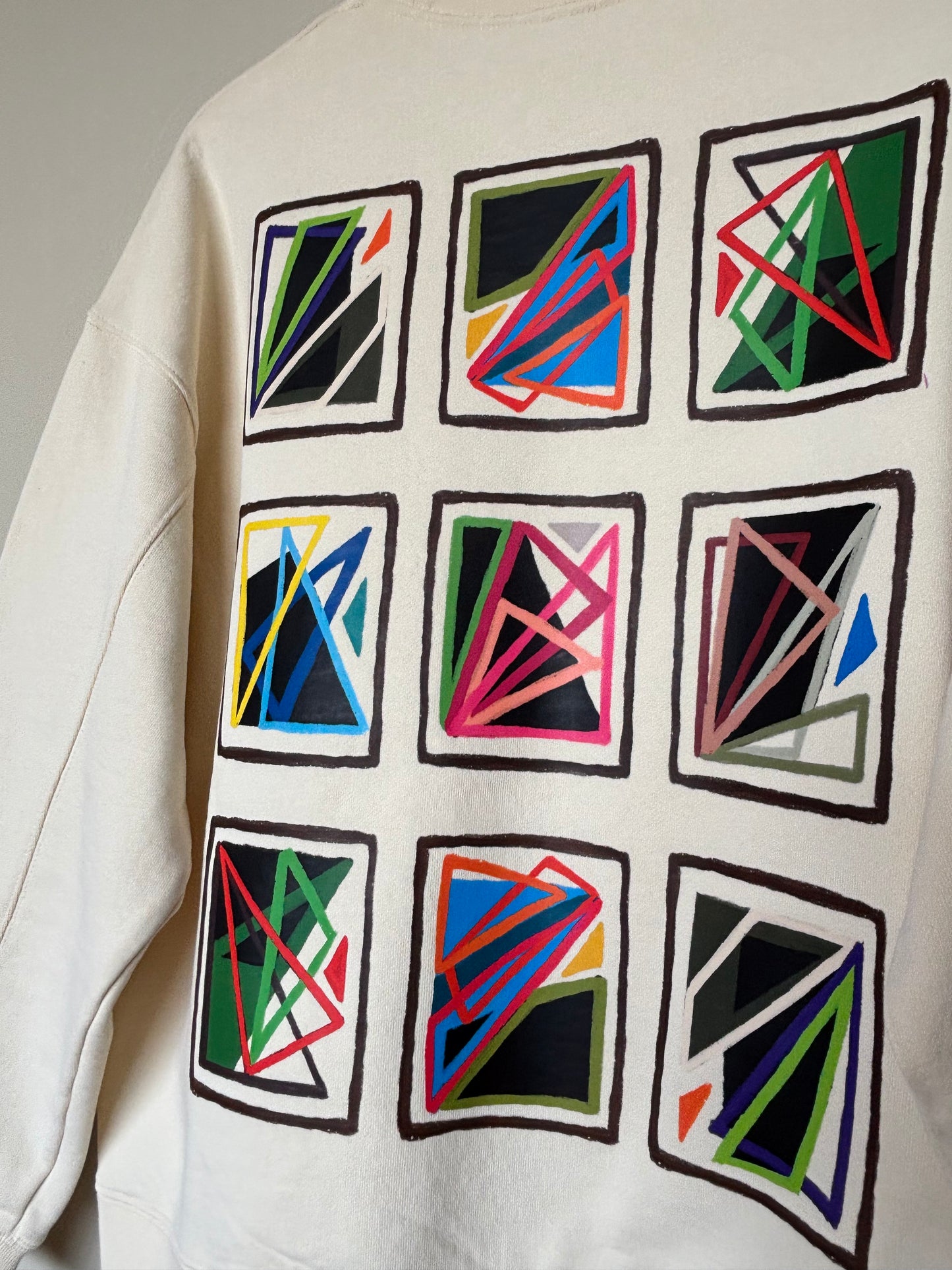 The one-of-a-kind sweatshirt with hand-drawn design Size M