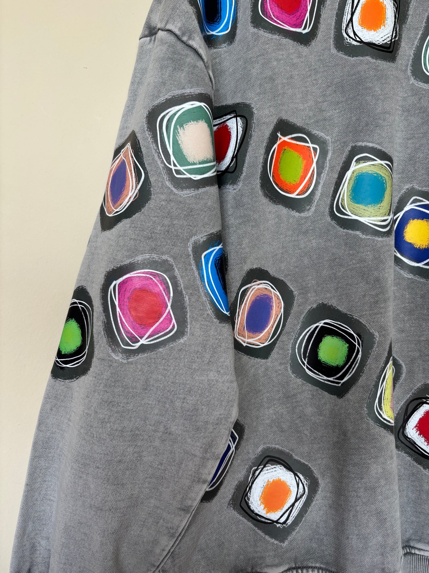 The one-of-a-kind sweatshirt with hand-drawn design Size M