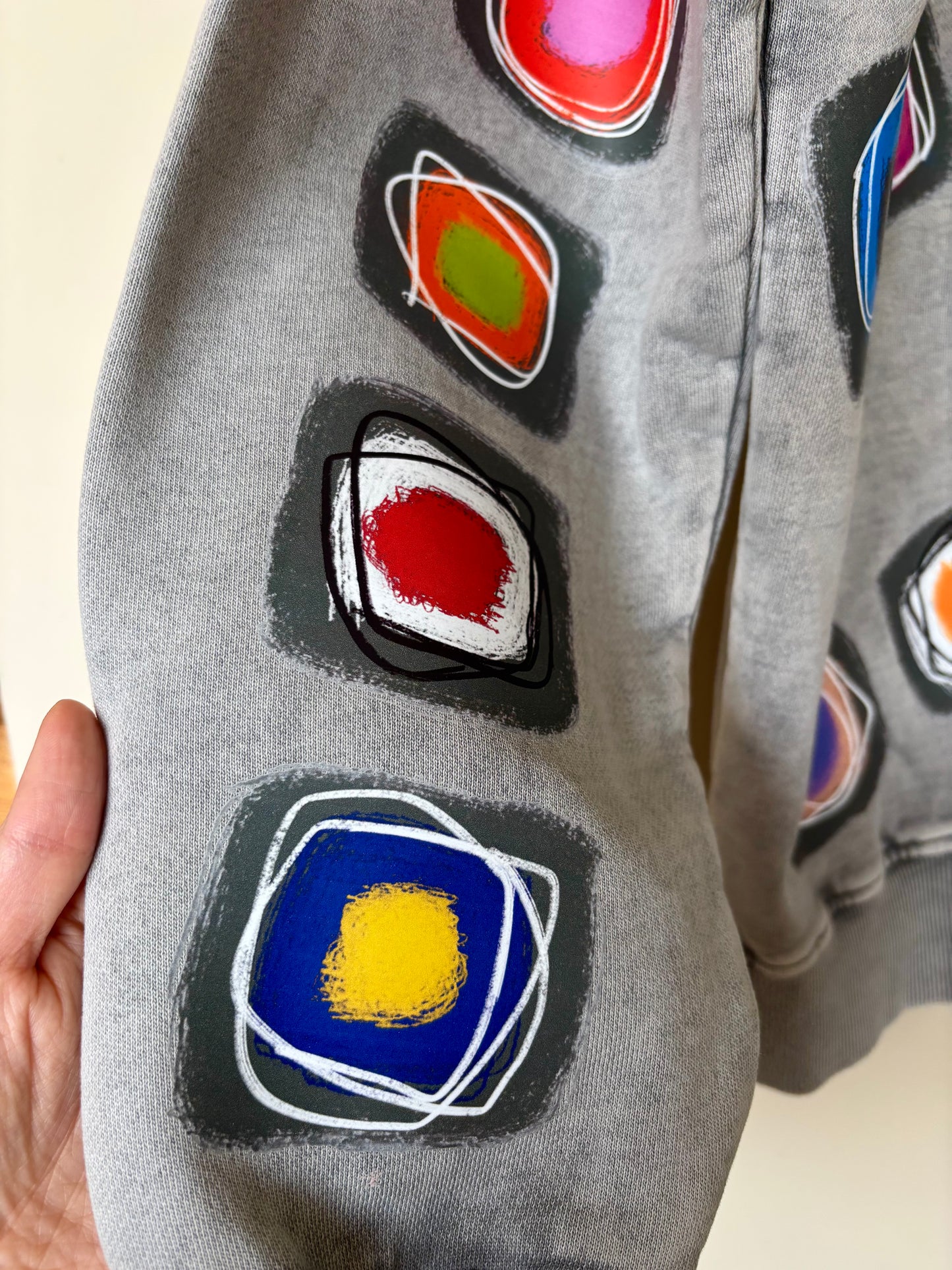 The one-of-a-kind sweatshirt with hand-drawn design Size M