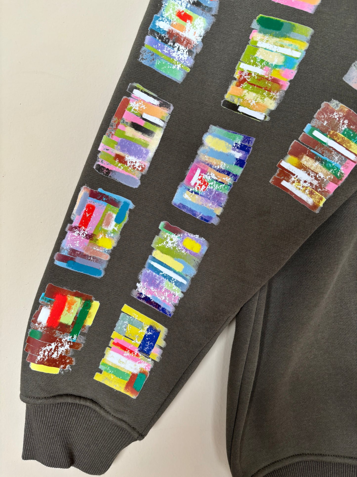 The one-of-a-kind sweatshirt with hand-drawn design Size M
