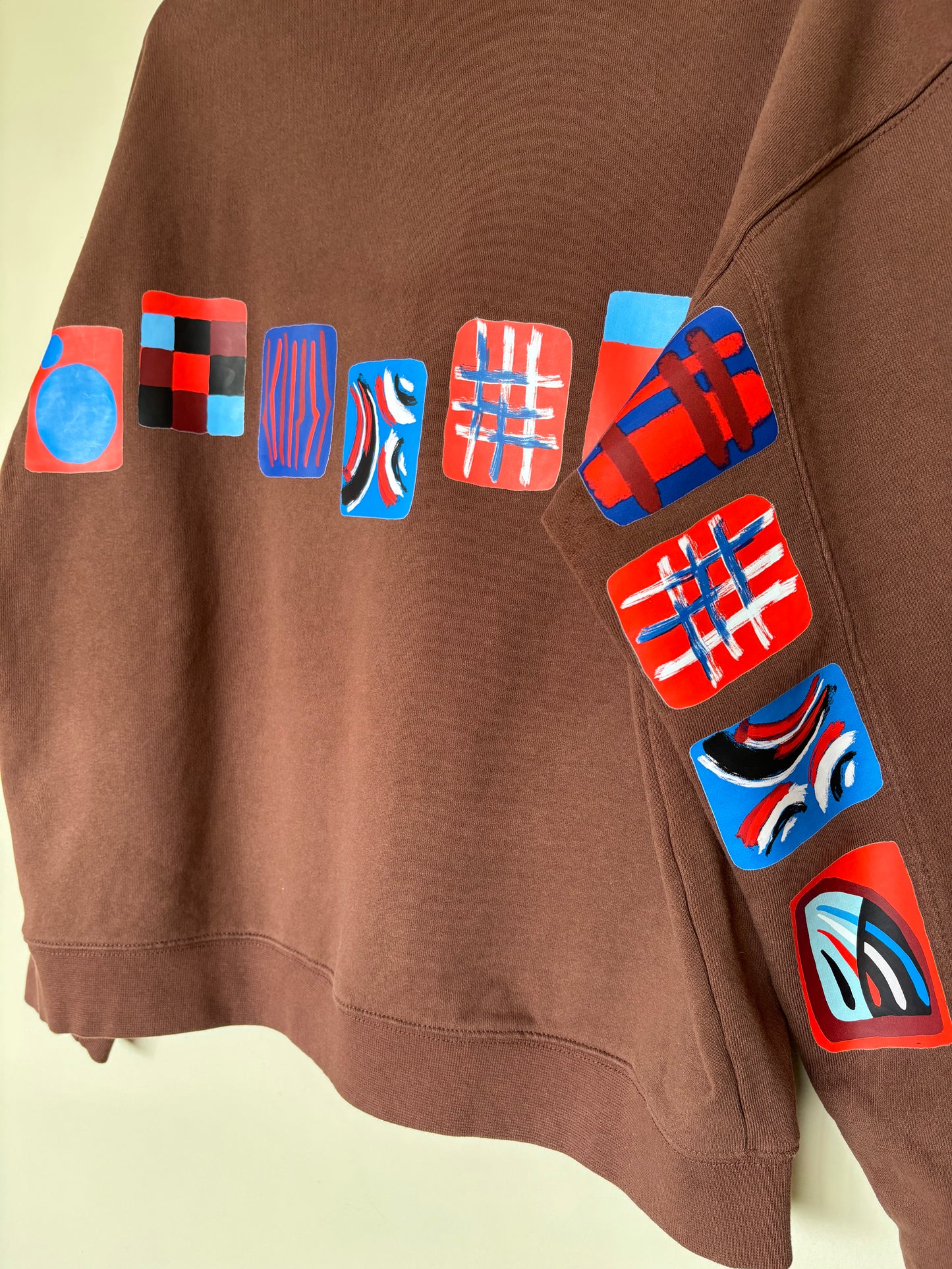 The one-of-a-kind sweatshirt with hand-drawn design Size M