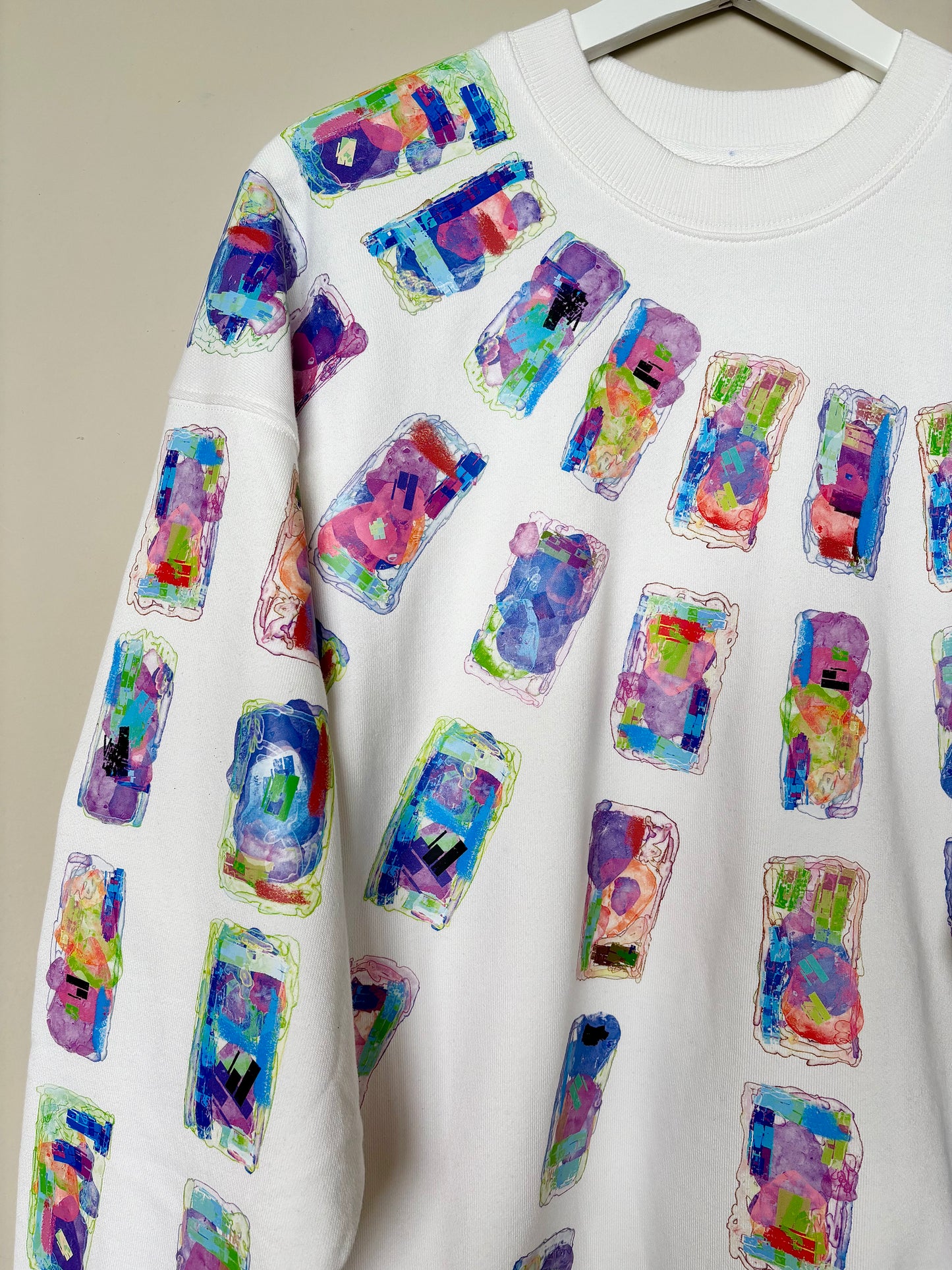 The one-of-a-kind sweatshirt with hand-drawn design Size M