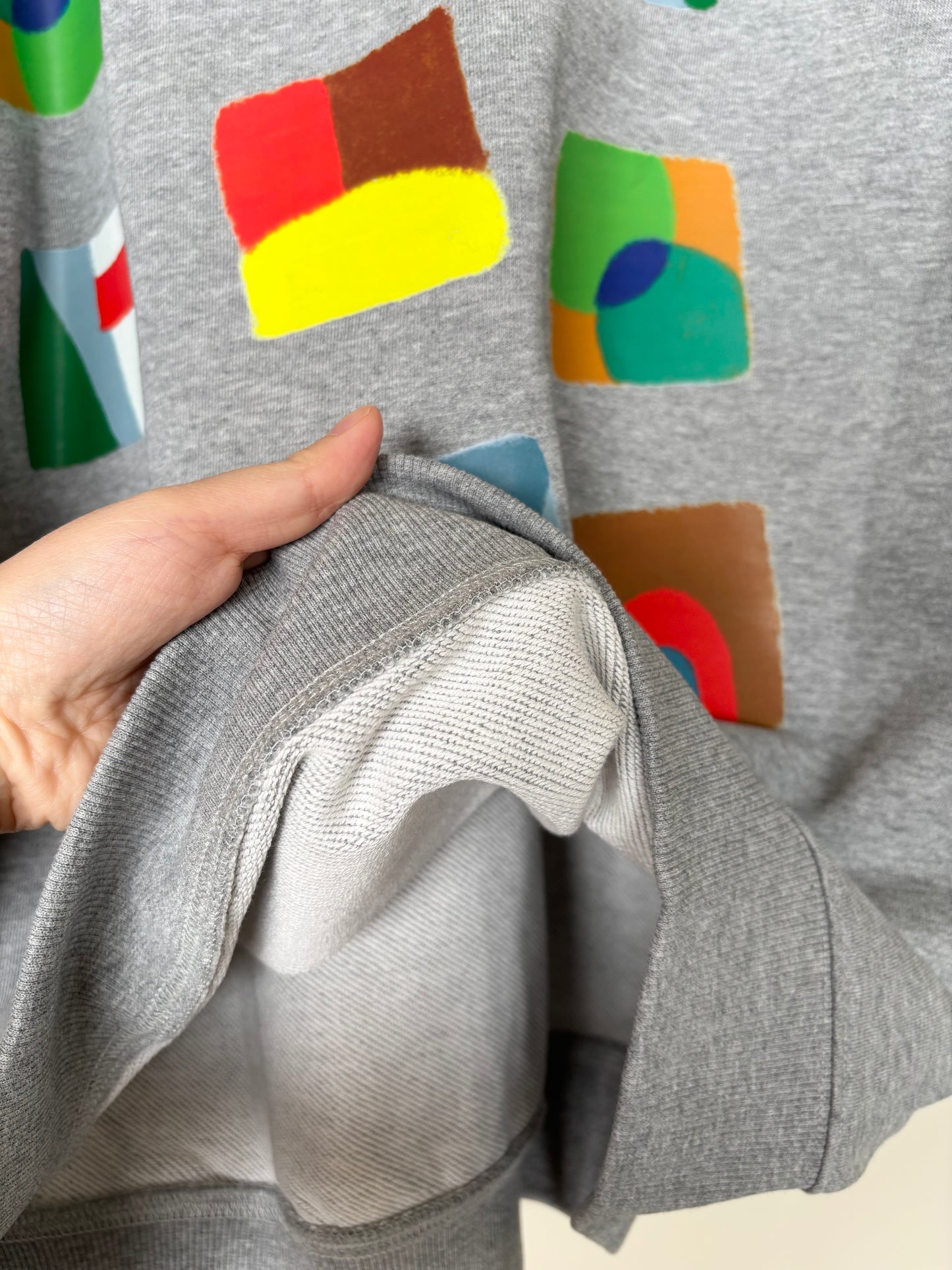 The one-of-a-kind sweatshirt with hand-drawn design Size M