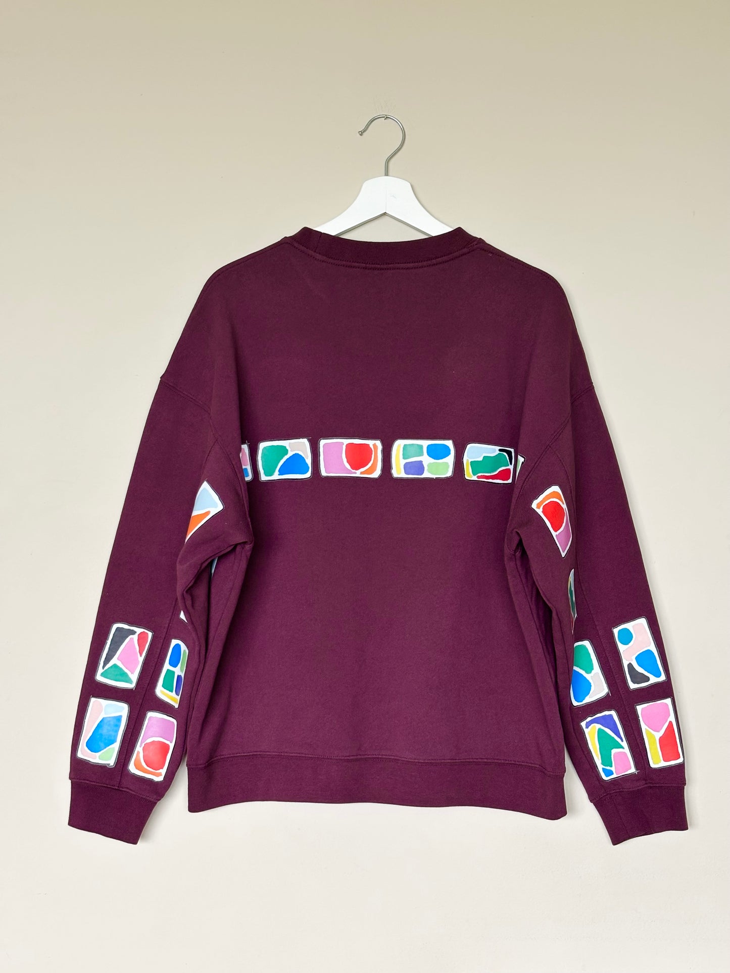 The one-of-a-kind sweatshirt with hand-drawn design Size M