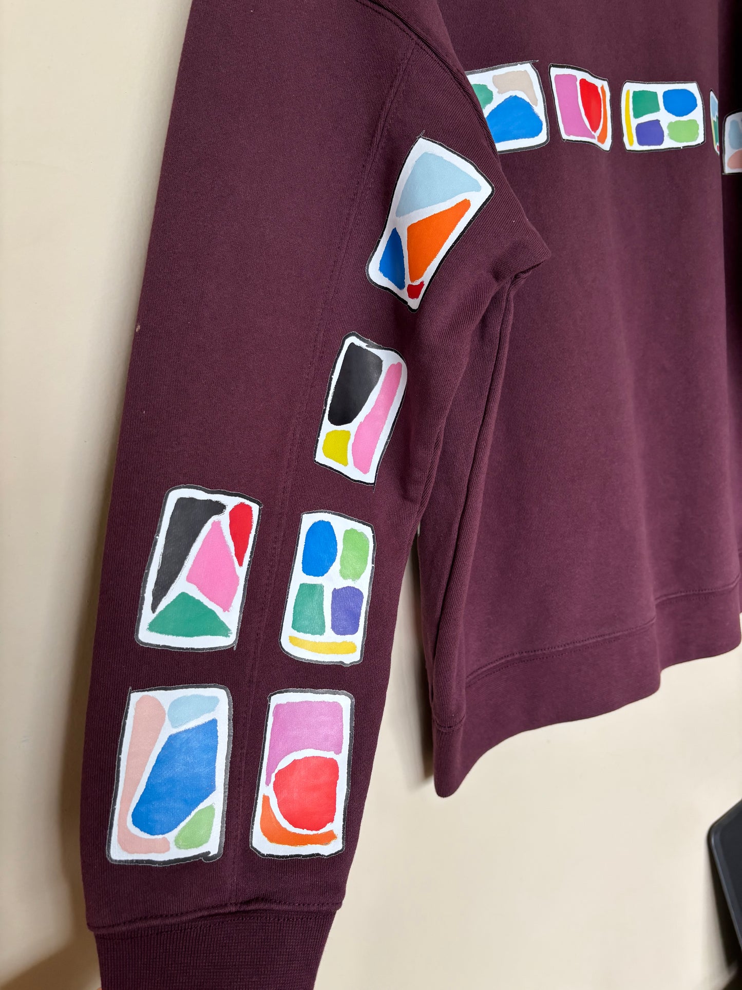 The one-of-a-kind sweatshirt with hand-drawn design Size M