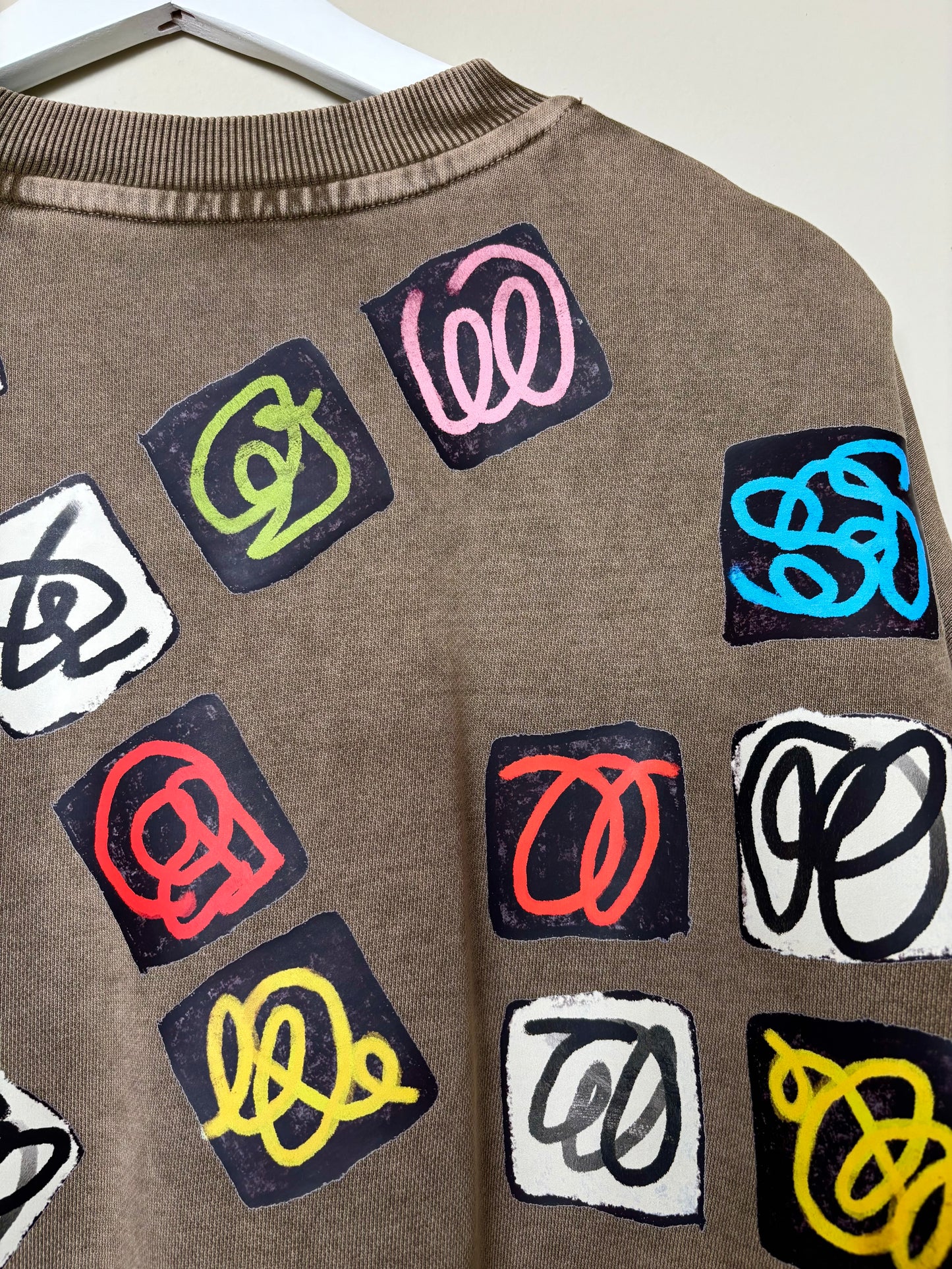 The one-of-a-kind sweatshirt with hand-drawn design Size M