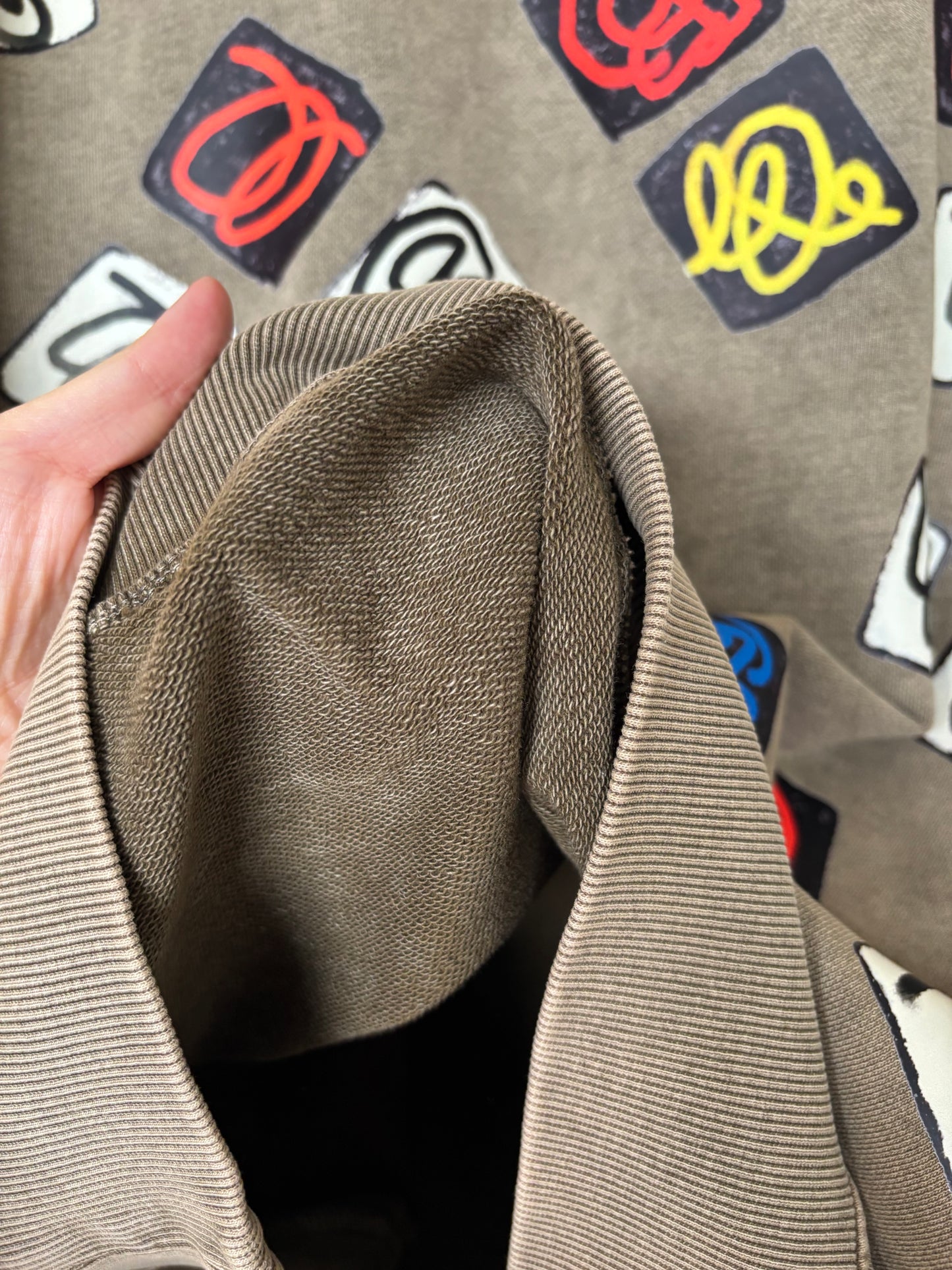 The one-of-a-kind sweatshirt with hand-drawn design Size M
