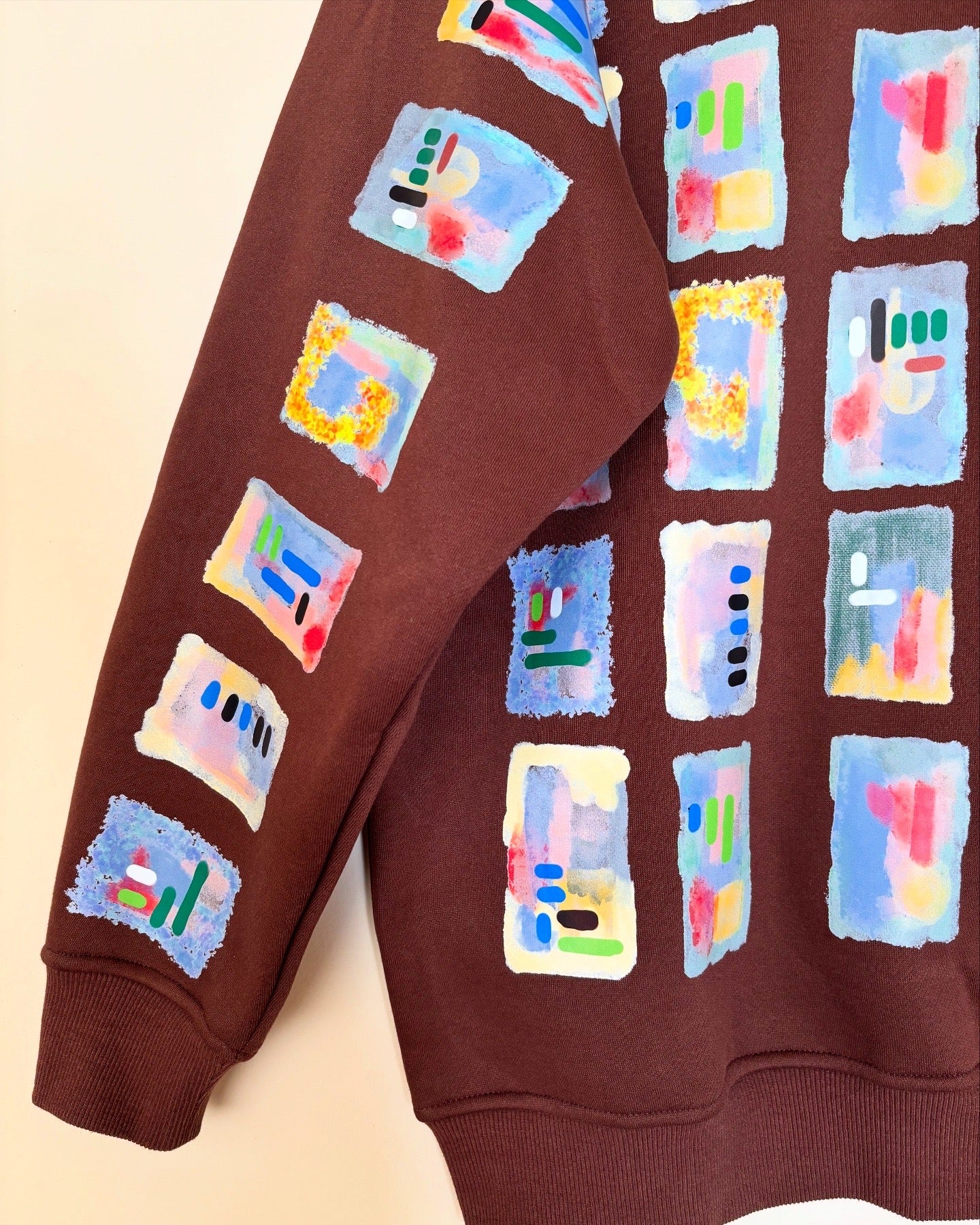 The one-of-a-kind sweatshirt with hand-drawn design Size M