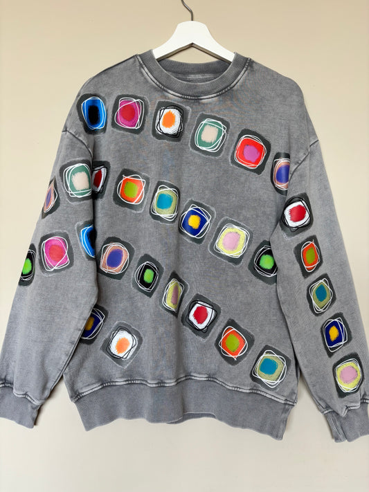 The one-of-a-kind sweatshirt with hand-drawn design Size M
