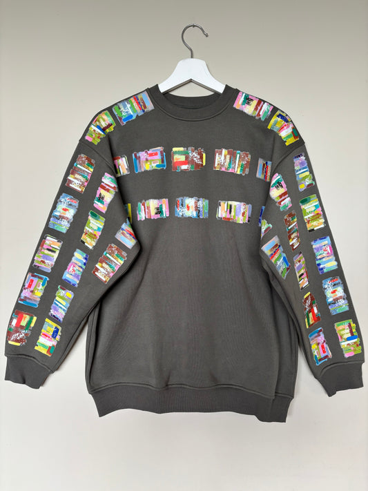 The one-of-a-kind sweatshirt with hand-drawn design Size M