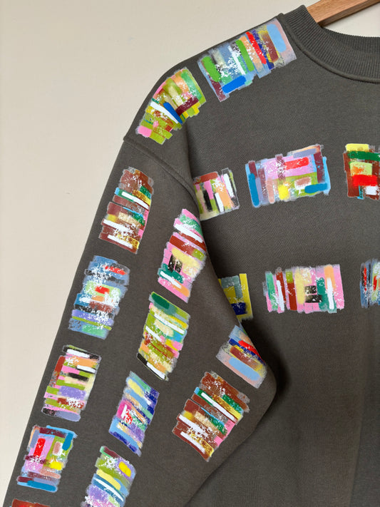 The one-of-a-kind sweatshirt with hand-drawn design Size M