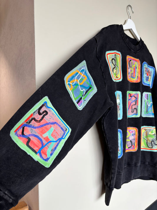 The one-of-a-kind sweatshirt with hand-drawn design Size M