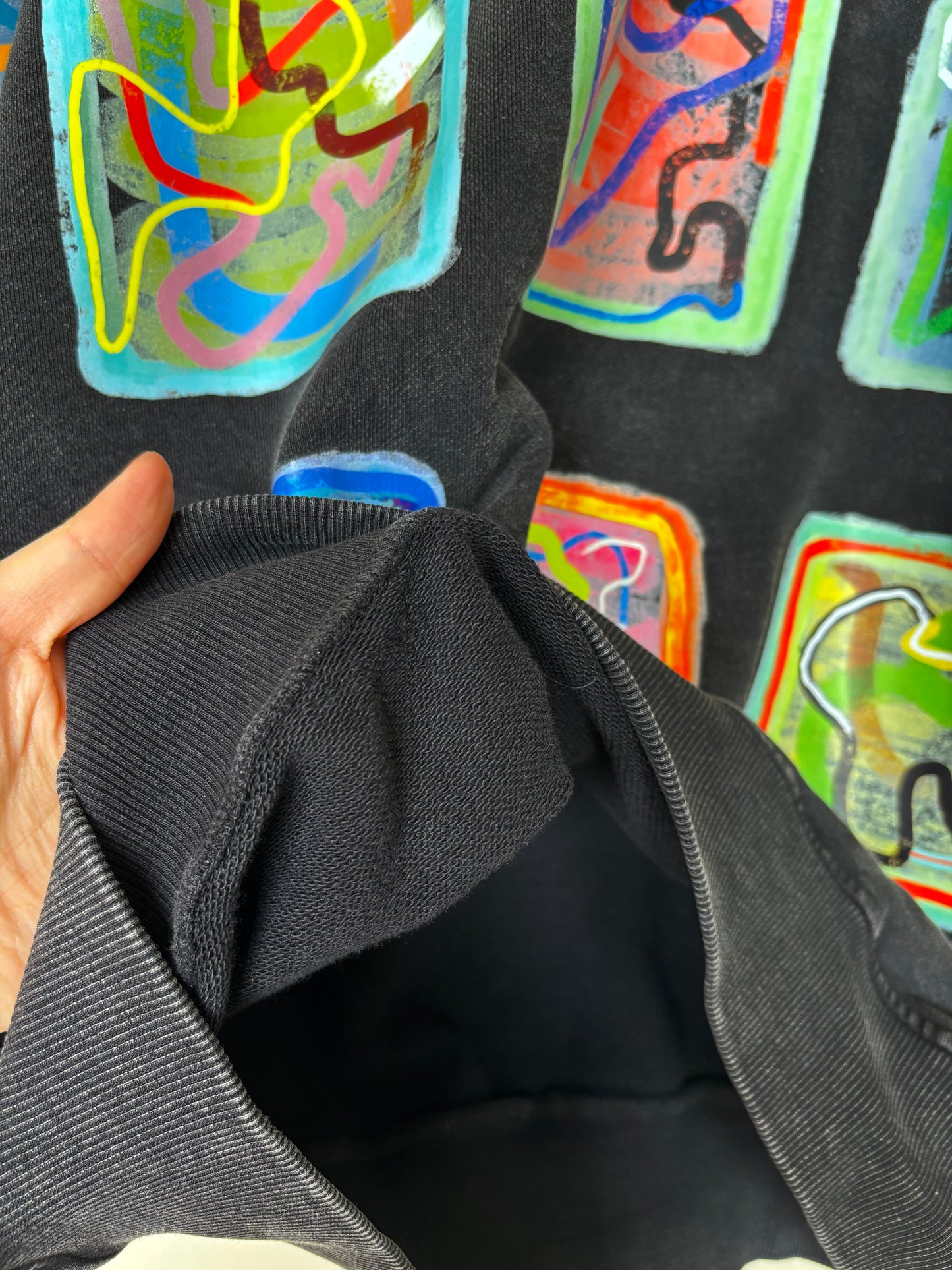 The one-of-a-kind sweatshirt with hand-drawn design Size M