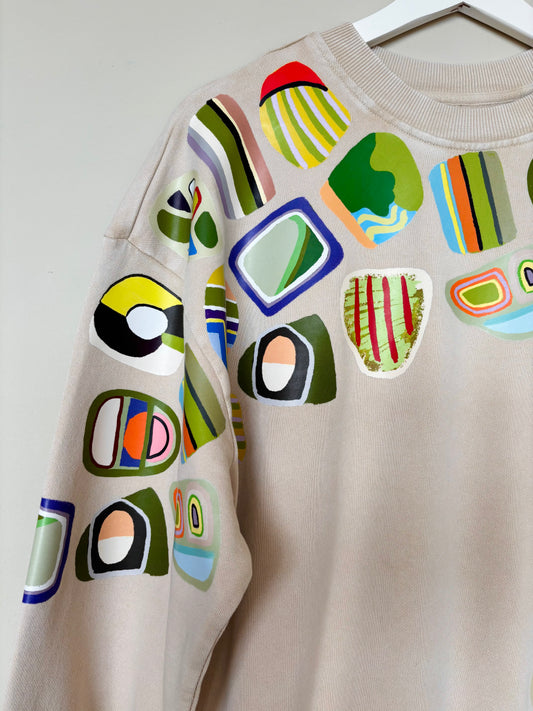 The one-of-a-kind sweatshirt with hand-drawn design Size M