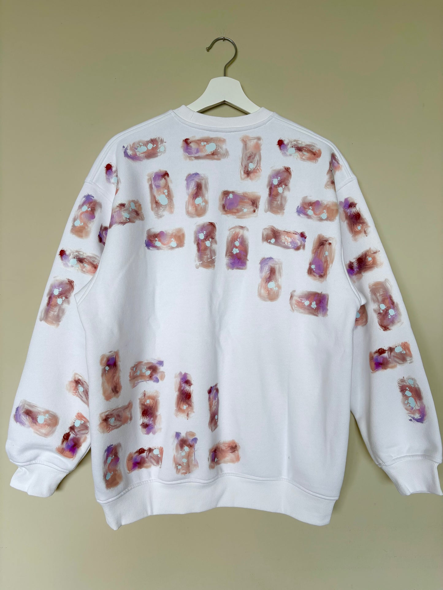 The one-of-a-kind sweatshirt with hand-drawn design Size M